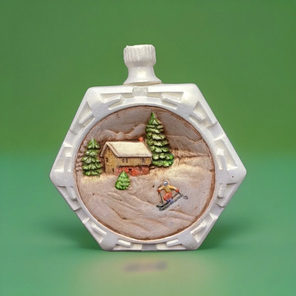 Vintage 70's Duncan Horse Carriage Barn Christmas‎ Diorama Ornament